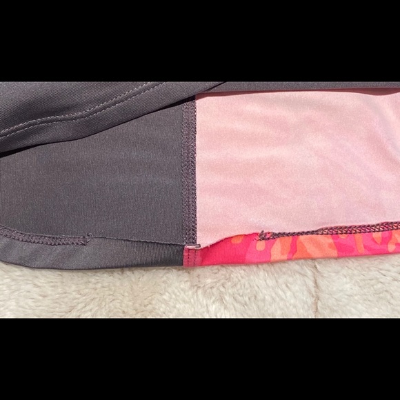 Under Armour Youth Razorback Tank Top Youth Large - Picture 5 of 5